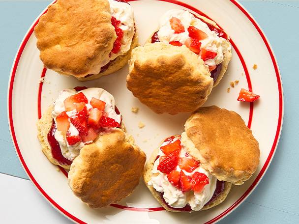 Eton Mess Scones