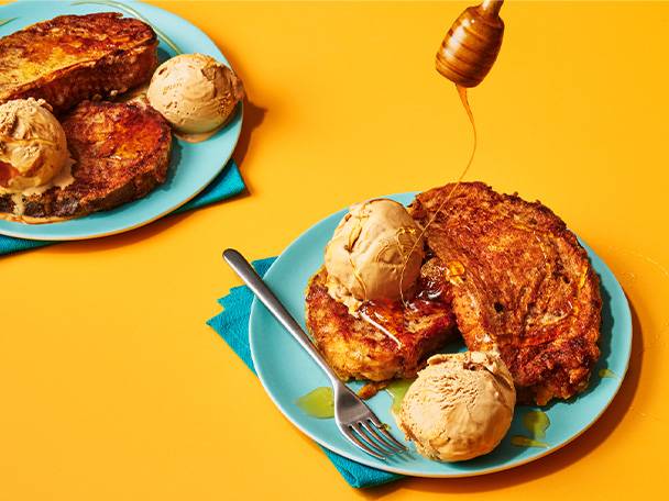 Torrijas with dulce de-leche ice cream