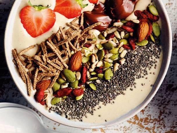 High Fibre Breakfast Smoothie Bowl