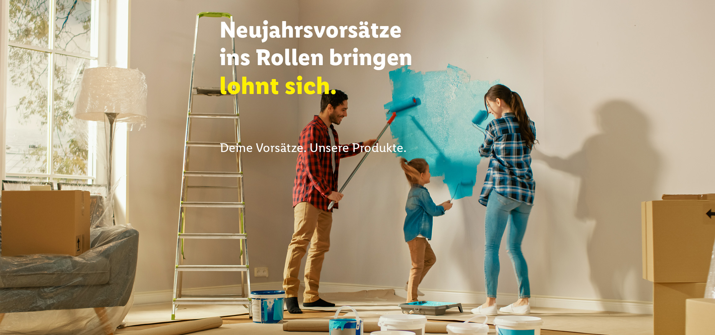 Family painting a wall turquoise, with text: “New Year's resolutions are worth it”