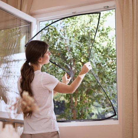 Insect protection guide: Fly screens, frames and UV traps